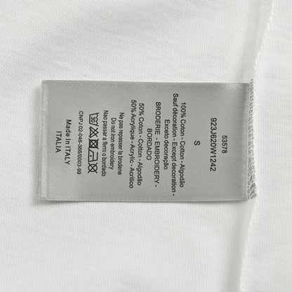 Camiseta blanca con gráfico de Christian Dior.