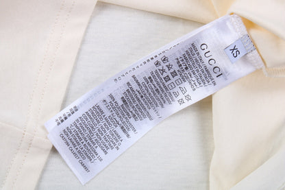 Camiseta Gucci Cities con letras en bloque - Blanca