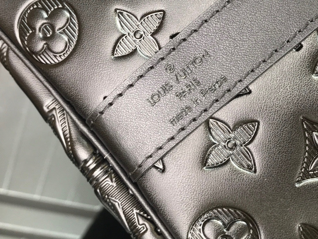 LOUIS VUITTON KEEPBALL 50 BLACK LEATHER TRAVEL BAG - detail - replica sneakers