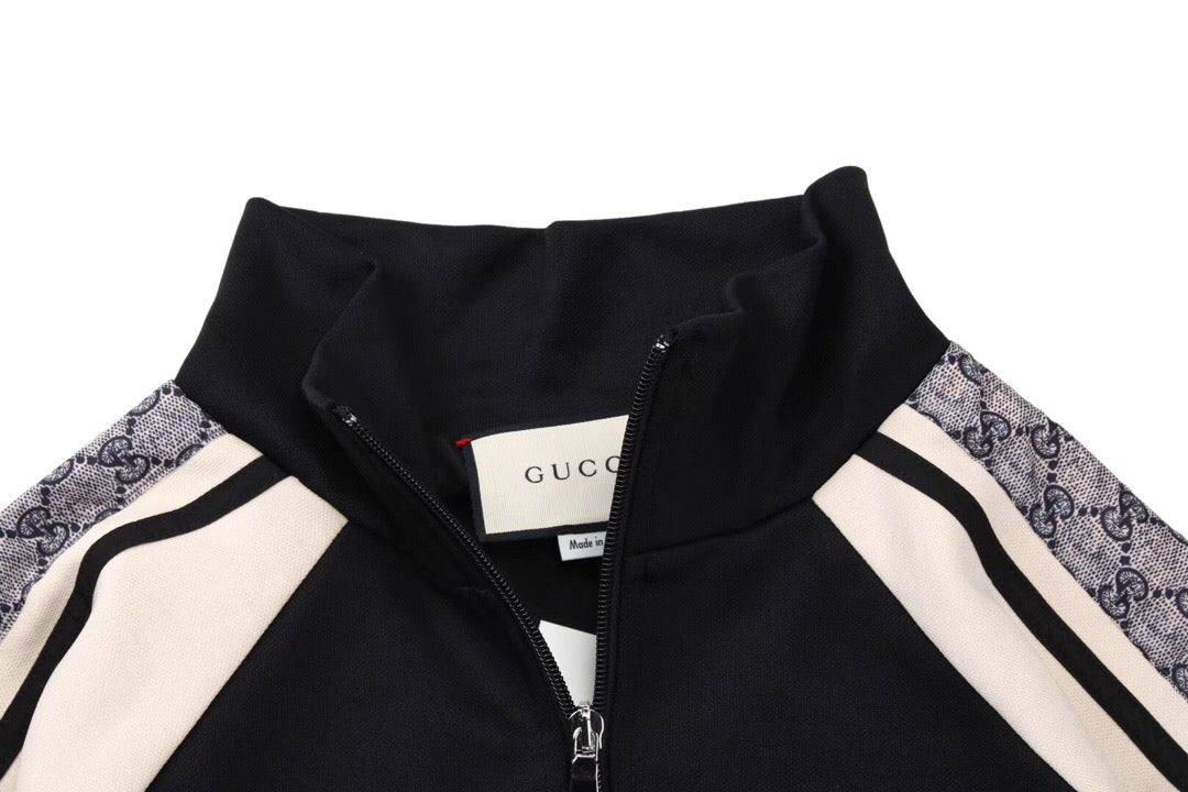 Chaqueta deportiva Gucci GG Supreme con rayas - Negra