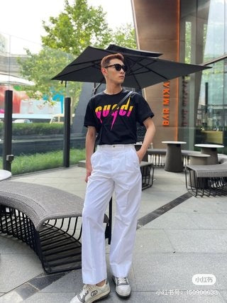 Camiseta Gucci con logo retro (negra)