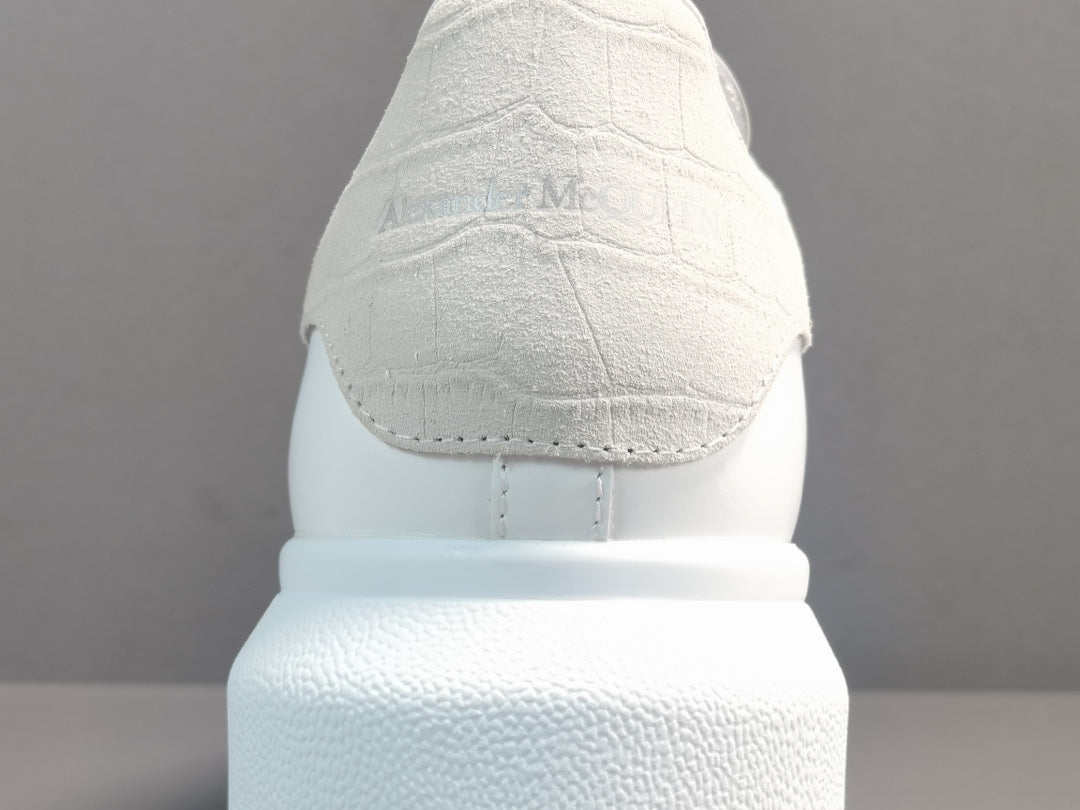 ALEXANDER MCQUEEN SNEAKERS x WHITE VANILLA