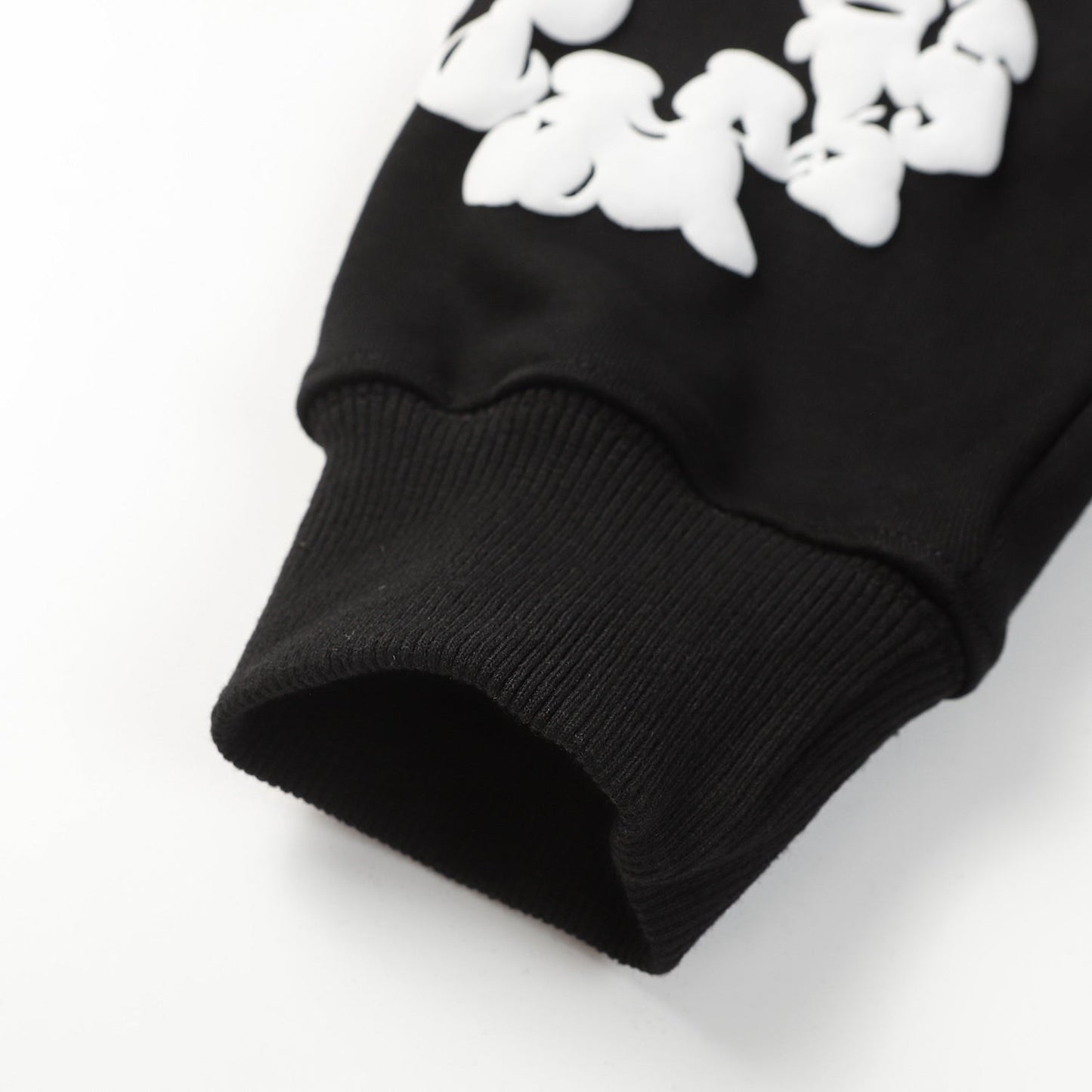 Sudadera con capucha y corona de algodón con lágrimas de mezclilla, color negro