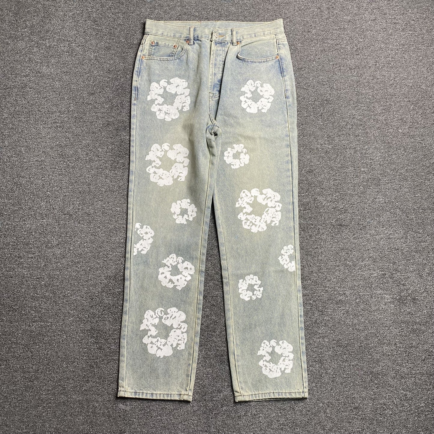 DENIM Tears - Levi's Dirty Wash Wreath Jeans Light Wash - Black Unisex Streetwear Limited Edition - The Denim Tears x Levi's Dirty Wash Wreath Jeans Light Wash Replica bring together iconic