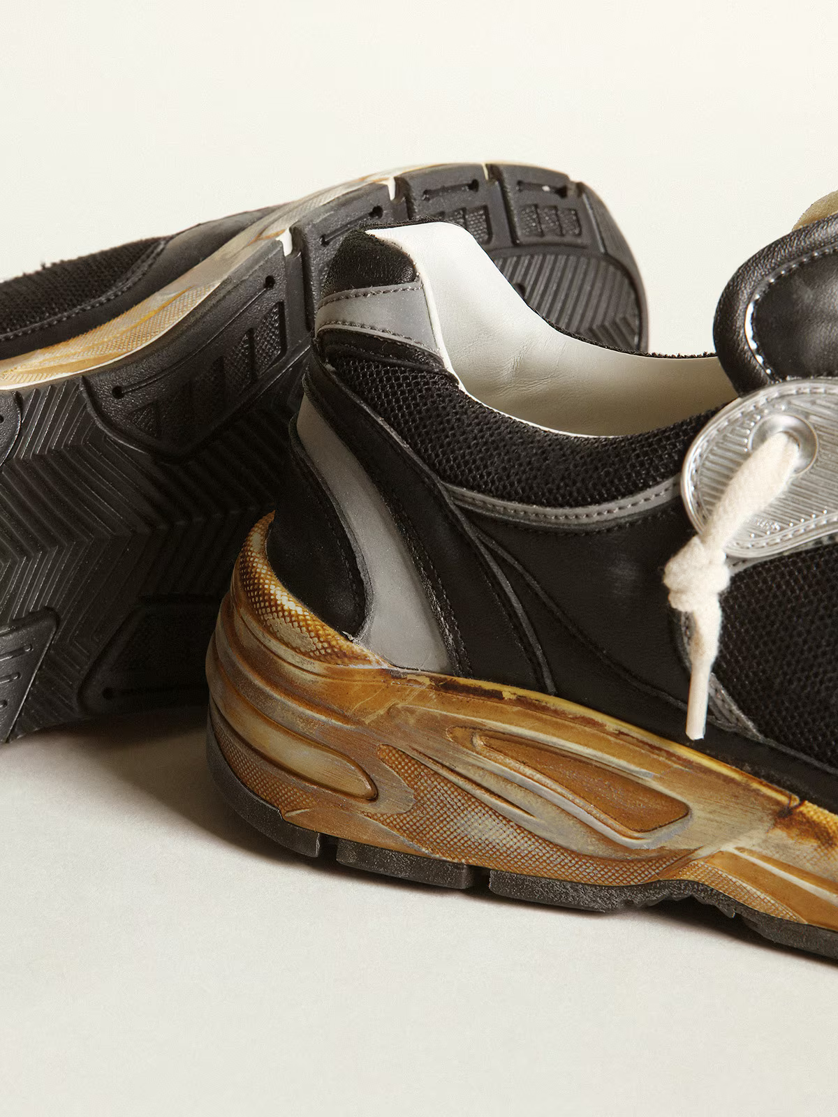 Golden Goose Dad-star Sneaker - Silver Sneakers - Black Unisex Streetwear Limited Edition