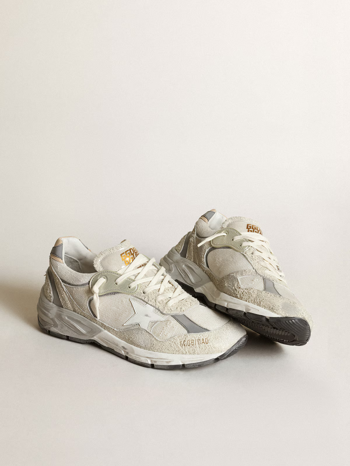 Golden Goose Running Sole Sneaker In With Distressed Details - White Unisex Streetwear Limited Edition