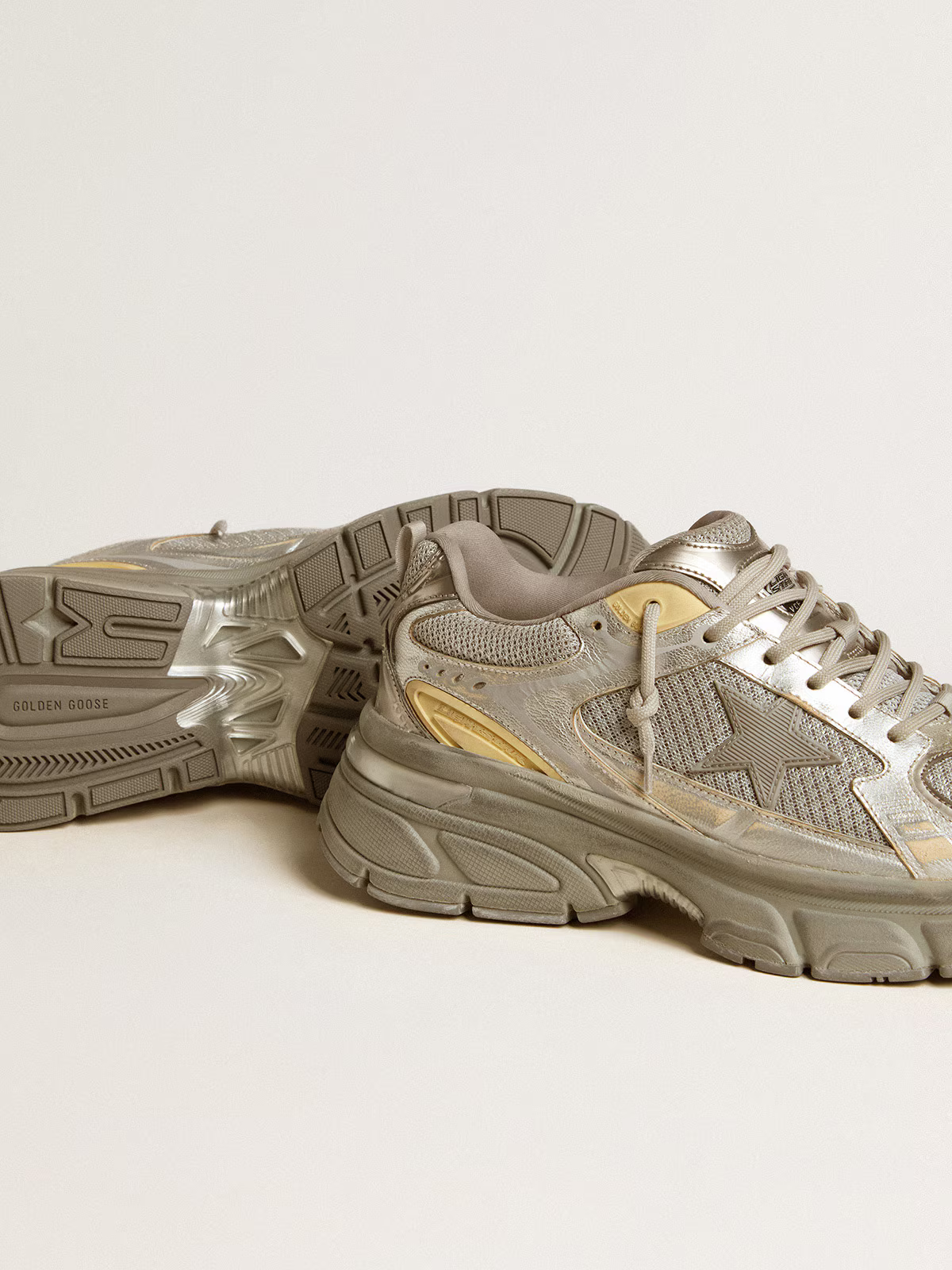 Golden Goose Running Sole c Metallic Gold - Red Unisex Streetwear Limited Edition