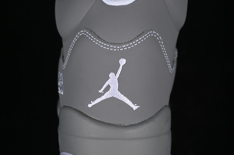 JORDAN 5 - Wolf - Grey Unisex Streetwear Limited Edition - The JORDAN 5 x WOLF GREY - REPLICA is a sleek and timeless addition to