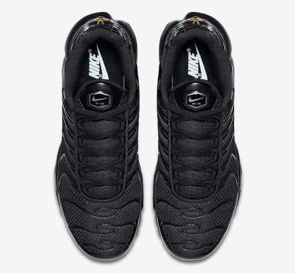 NIKE Air Ma - Plus - Triple - Black Unisex Streetwear Limited Edition - The NIKE AIR MAX PLUS TRIPLE BLACK - REPLICA delivers stealthy streetwear vibes with an
