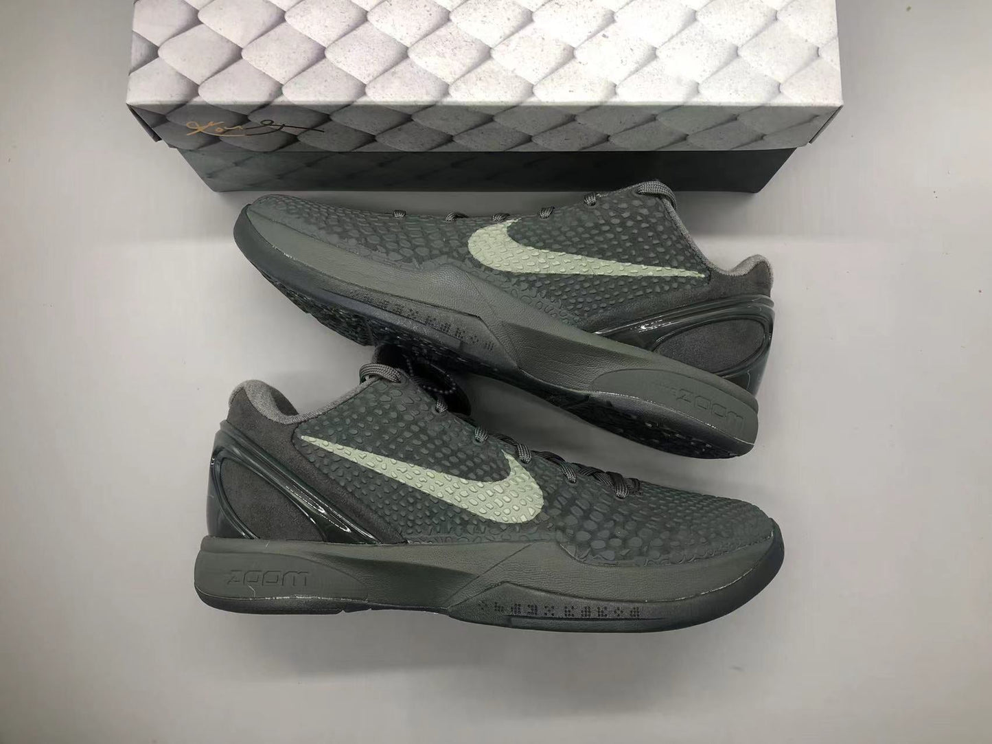 NIKE Kobe 6 Protro - Fade To - Black Unisex Streetwear Limited Edition - The NIKE KOBE 6 PROTRO x FADE TO BLACK - REPLICA pays tribute to Kobe