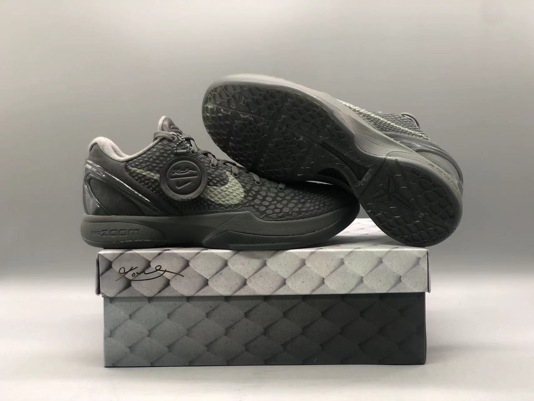 NIKE Kobe 6 Protro - Fade To - Black Unisex Streetwear Limited Edition - The NIKE KOBE 6 PROTRO x FADE TO BLACK - REPLICA pays tribute to Kobe