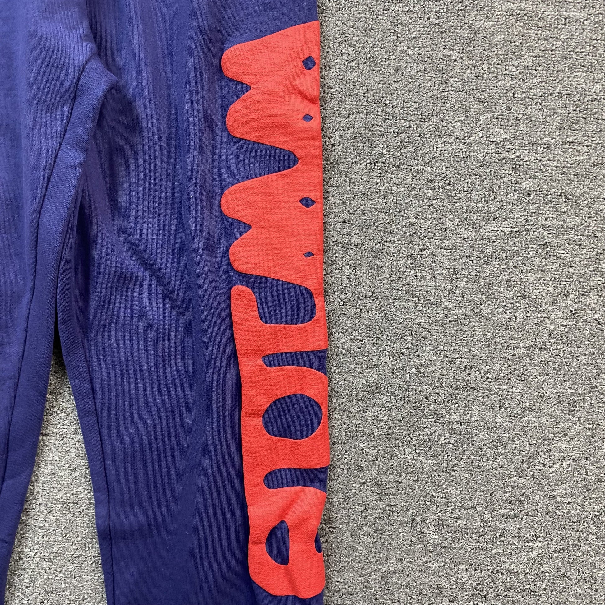 SP5DER Beluga Sweatpants Slate - Navy Unisex Streetwear Limited Edition - The SP5DER BELUGA SWEATPANTS SLATE NAVY - REPLICA deliver a bold mix of streetwear edge