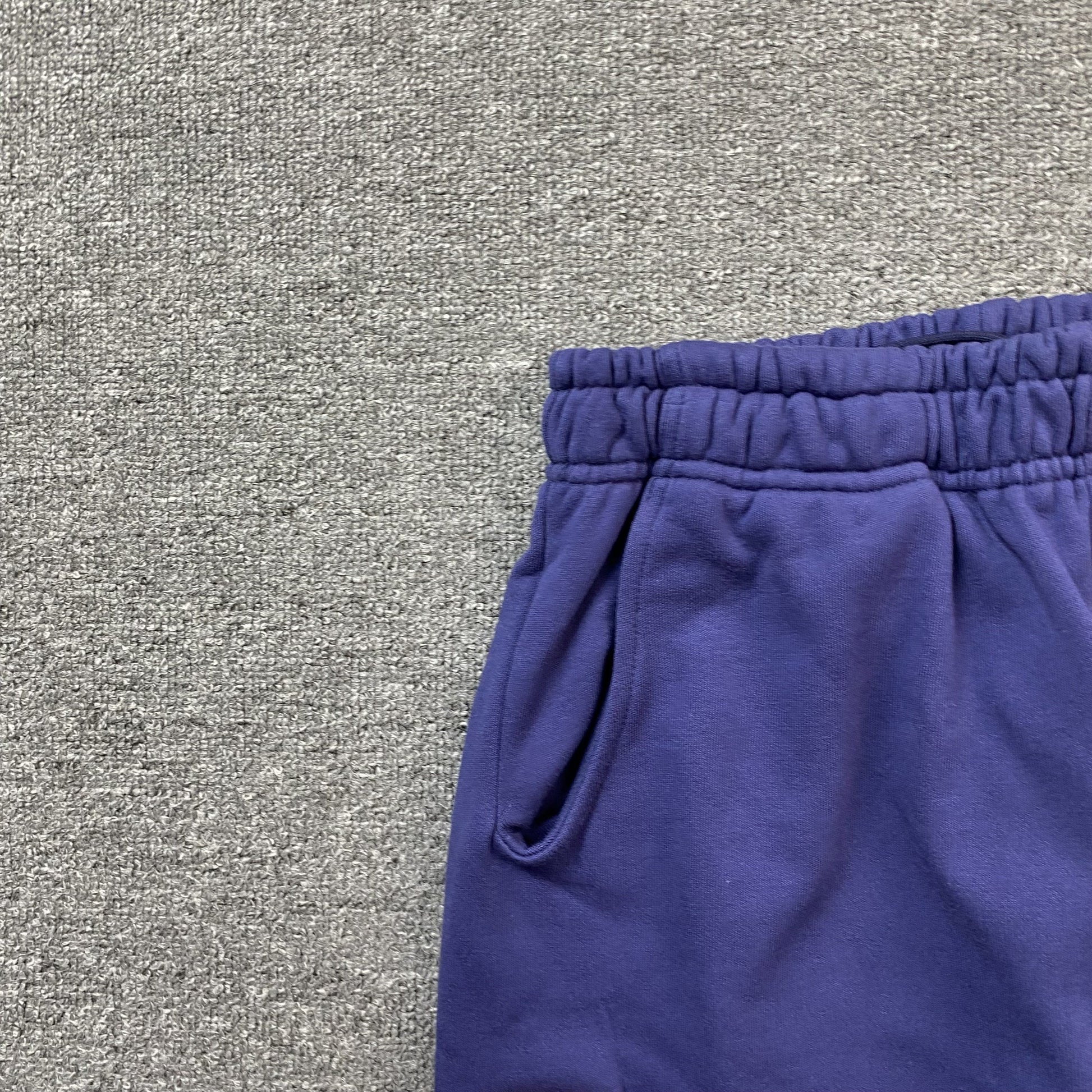 SP5DER BELUGA SWEATPANTS SLATE NAVY - close up - replica sneakers