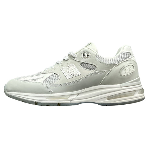 STONE Island - 991v2 Made In England Ghost Pack - Beige Unisex Streetwear Limited Edition - The STONE ISLAND x 991v2 MADE IN ENGLAND GHOST PACK BEIGE - REPLICA is the