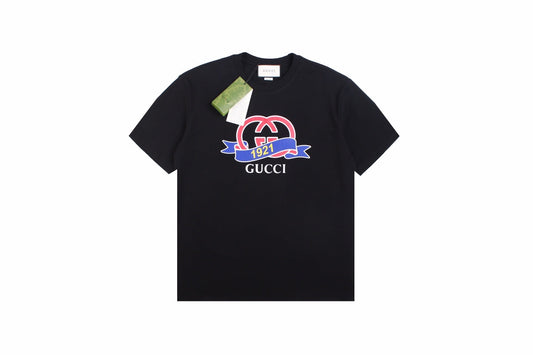 Gucci 1921 Logo T-shirt - Black Unisex Streetwear Limited Edition - <p dir='ltr'><span>Black t-shirt featuring a bold 'GUCCI' logo with a retro-inspired '1921' banner design