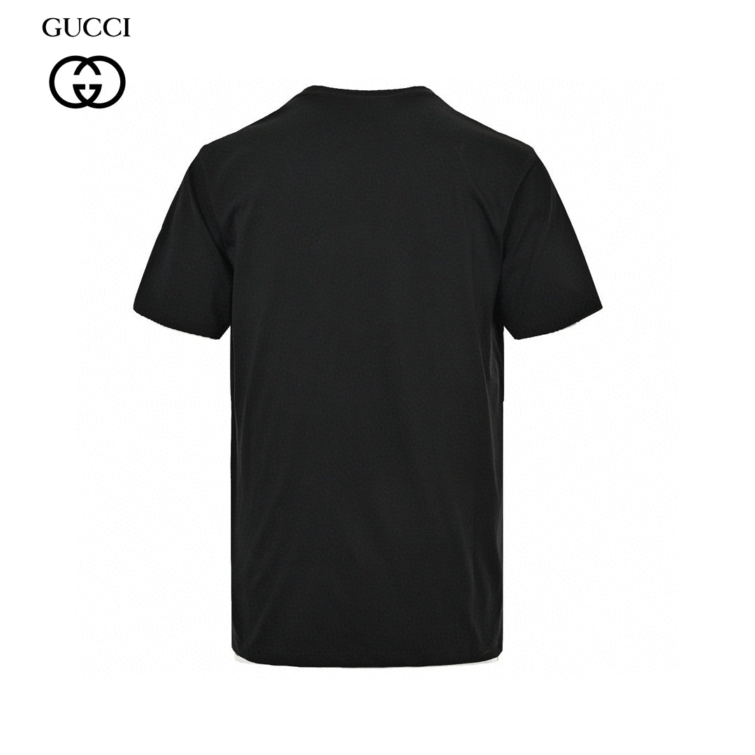 Gucci 1921 Graphic T-shirt - Black Unisex Streetwear Limited Edition - <span>This Gucci t-shirt features a bold graphic design with the text 'GUCCI 1921' rendered in