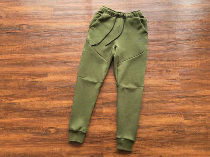 NIKE TECH FLEECE PANTS x OLIVE GREEN