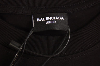 Camiseta negra con logo en spray de Balenciaga