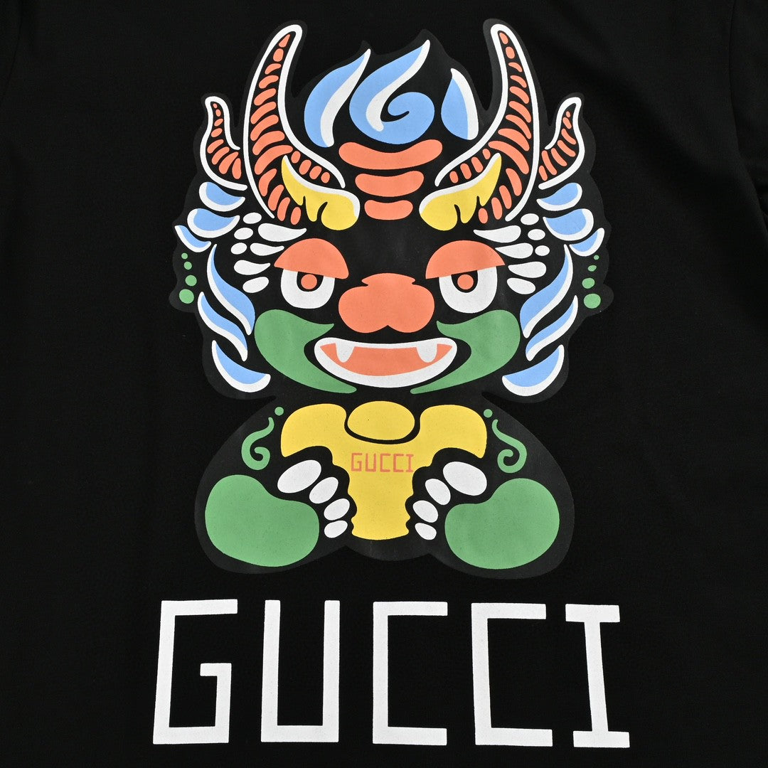Camiseta Gucci con estampado de dragón, negra