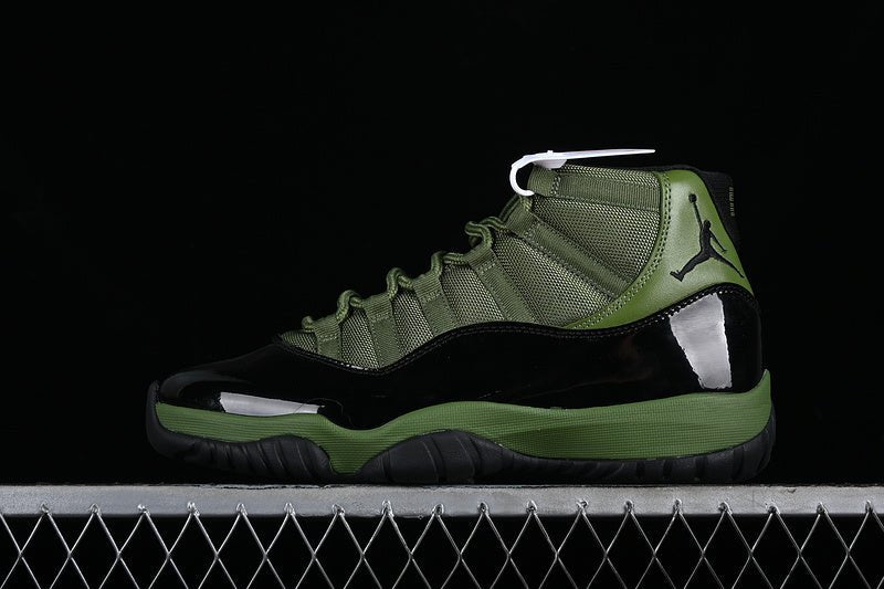 AIR Jordan 11 Retro - Green - Black Unisex Streetwear Limited Edition - Unleash unparalleled style and performance with the Air Jordan 11 Retro Black/Green, a masterpiece that