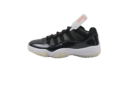 AIR Jordan 11 Retro Low 72-10 - Gym Red - White - Sail - Black Unisex Streetwear Limited Edition - Celebrate one of the greatest seasons in basketball history with the Air Jordan 11 Retro