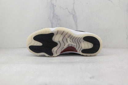 AIR Jordan 11 Retro Low 72-10 - Gym Red - White - Sail - Black Unisex Streetwear Limited Edition - Celebrate one of the greatest seasons in basketball history with the Air Jordan 11 Retro