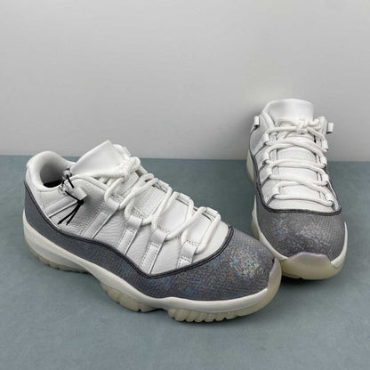 AIR JORDAN 11 RETRO x LNY - 3/4 view