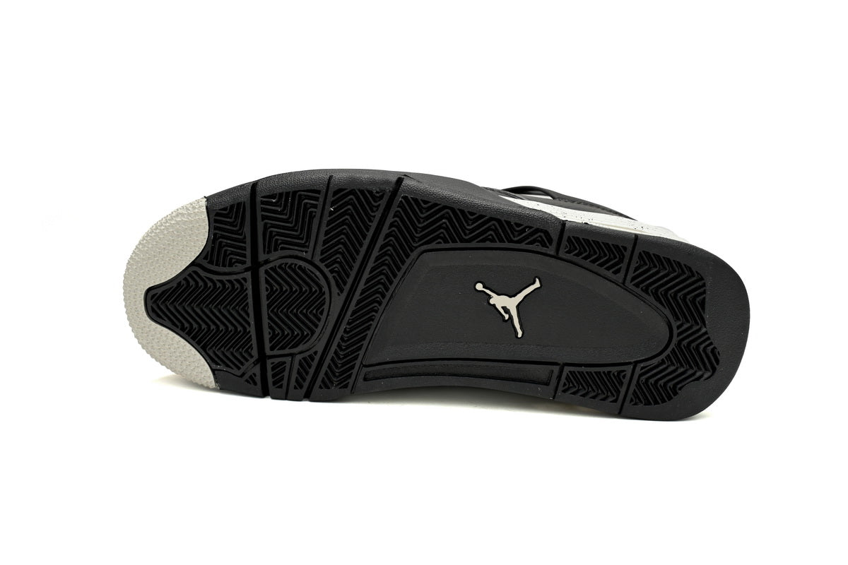 Air Jordan 4 Retro Oreo - Black Unisex Streetwear Limited Edition - **Air Jordan 4 Retro Oreo** The Air Jordan 4 Retro Oreo is a timeless rendition