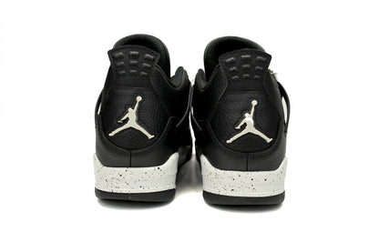 Air Jordan 4 Retro Oreo - Black Unisex Streetwear Limited Edition - **Air Jordan 4 Retro Oreo** The Air Jordan 4 Retro Oreo is a timeless rendition