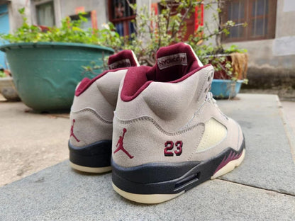 Air Jordan 5 'burgundy T-Shirt - Black Unisex Streetwear Limited Edition