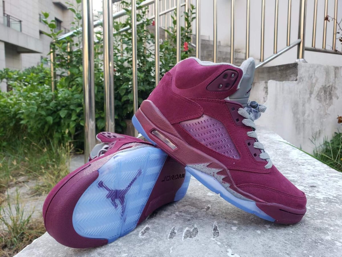 Air Jordan 5 'burgundy' T-Shirt - Black Unisex Streetwear Limited Edition