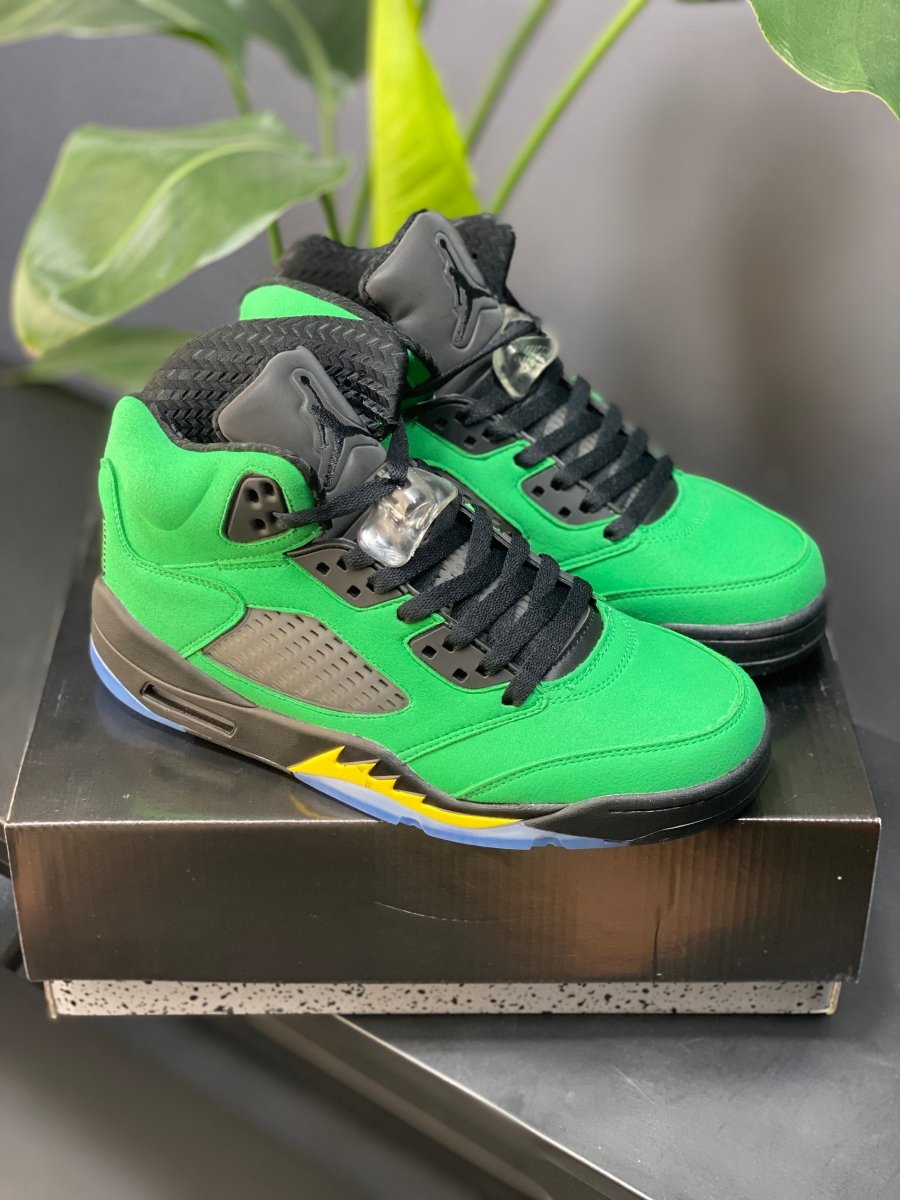 Air Jordan 5 'oregon Ducks' Sneakers - Black Unisex Streetwear Limited Edition - **Product Description: Air Jordan 5 'Oregon Ducks'** The Air Jordan 5 'Oregon Ducks' is a