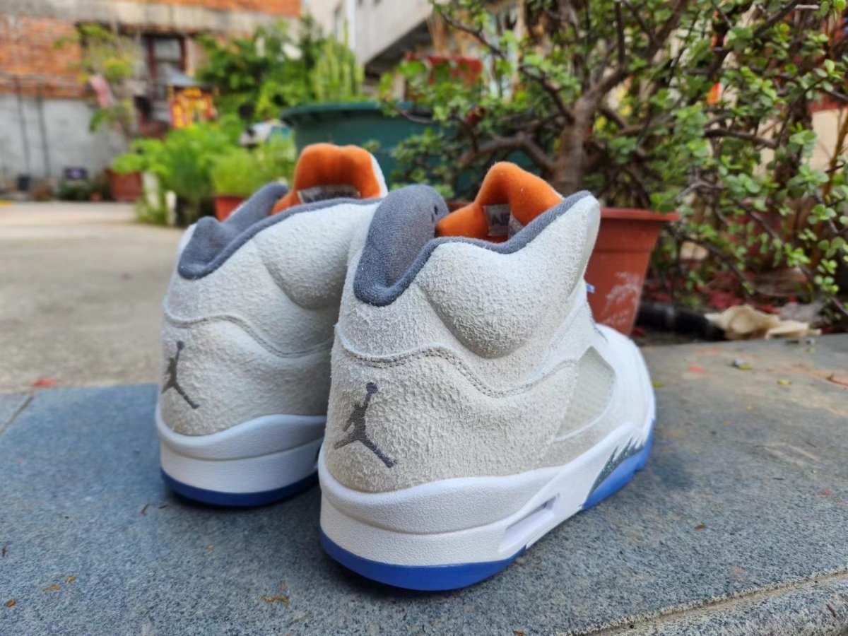 Air Jordan 5 Se 'craft T-Shirt - White Unisex Streetwear Limited Edition - **Product Description: Air Jordan 5 SE 'Craft'** The Air Jordan 5 SE 'Craft' is a