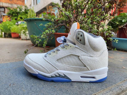 Air Jordan 5 Se 'craft T-Shirt - White Unisex Streetwear Limited Edition - **Product Description: Air Jordan 5 SE 'Craft'** The Air Jordan 5 SE 'Craft' is a