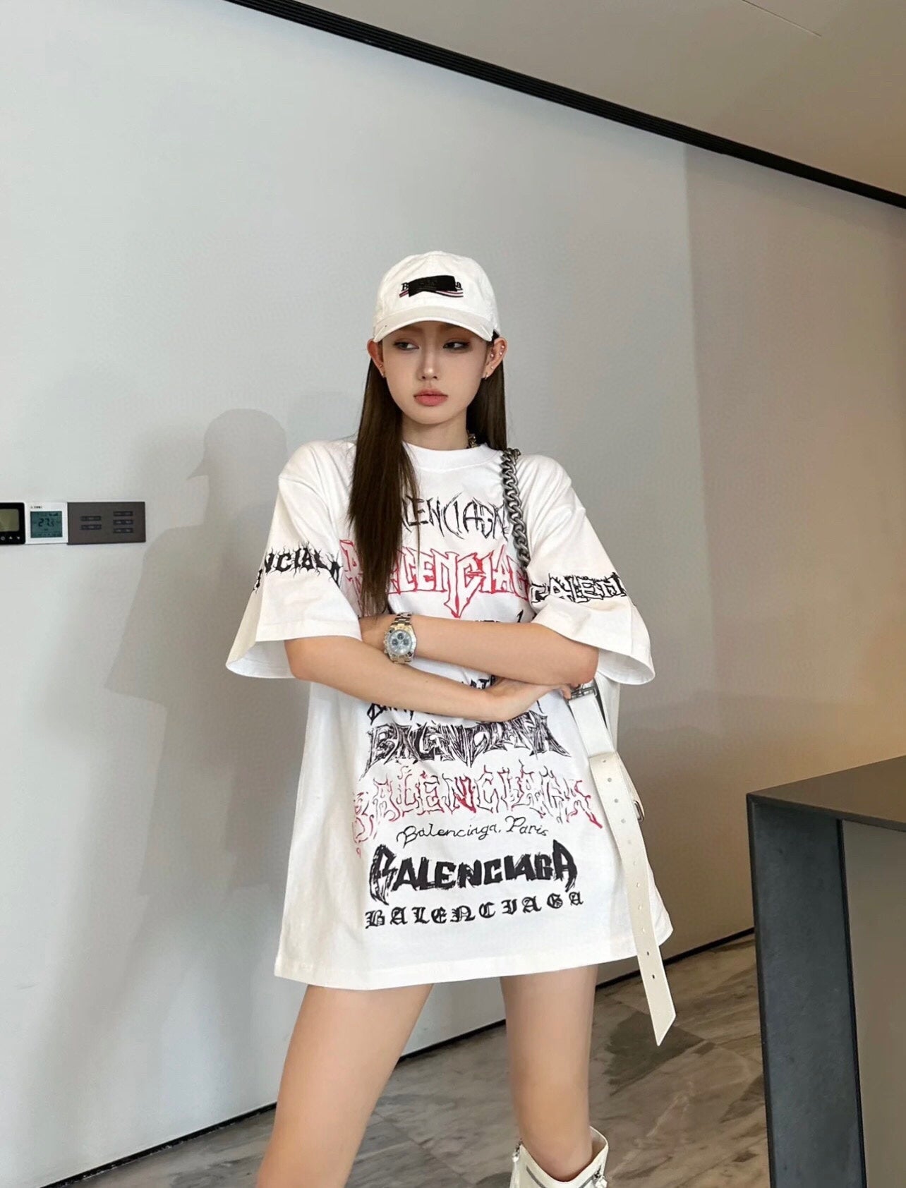 Camiseta Balenciaga Multi-Logo (Blanca)