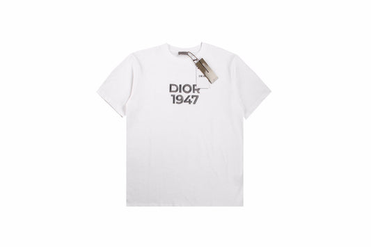 Dior 1947 T-shirt - - White Unisex Streetwear Limited Edition - <span>This Dior t-shirt in white showcases the iconic 'DIOR 1947' text on the front. The