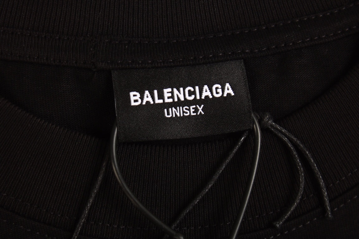 Camiseta negra con el logo de Balenciaga