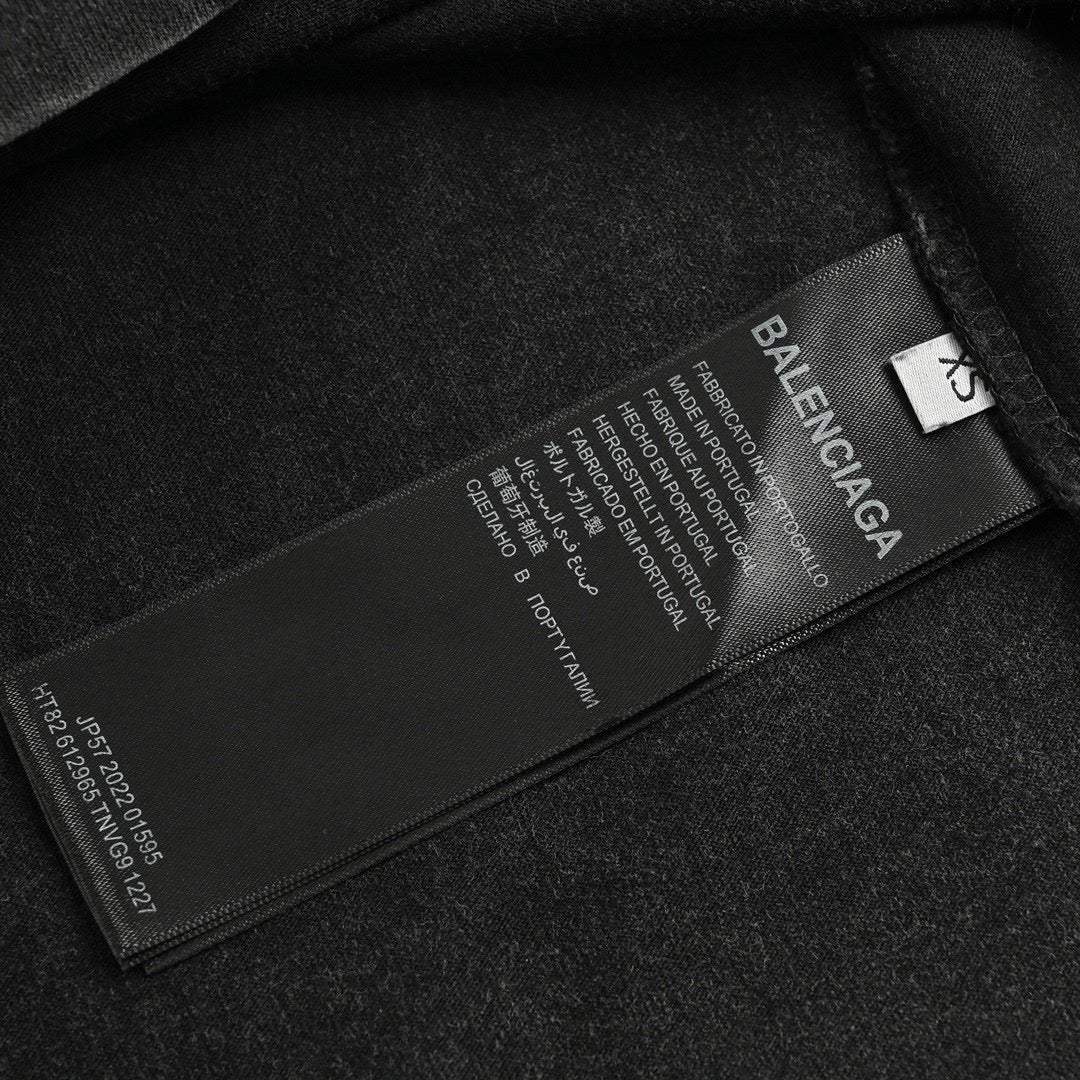 Camiseta Balenciaga - Logotipo pequeño