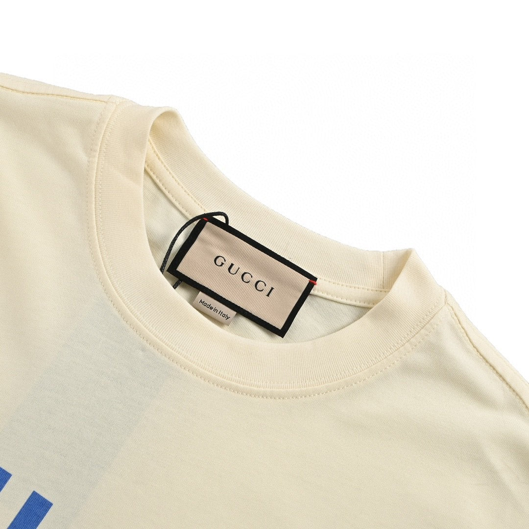 Camiseta Gucci color crema con estampado de oso