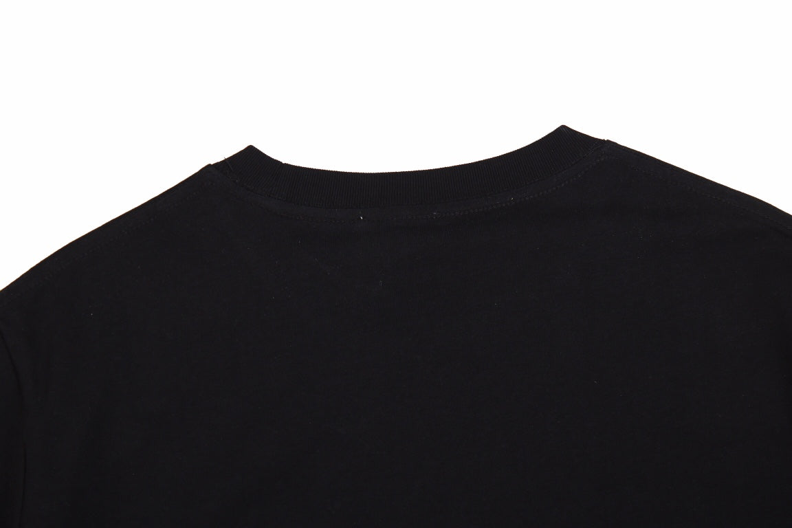 Camiseta Dior con diseño gráfico floral