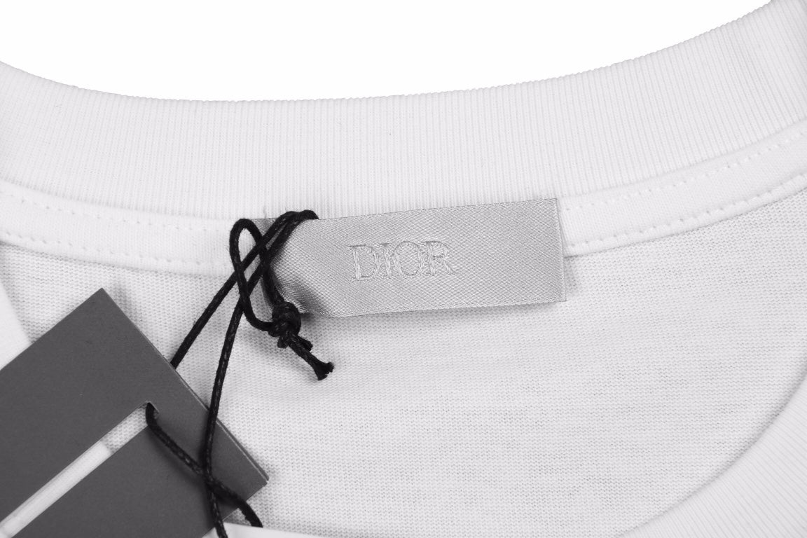 Camiseta Dior con logo marrón