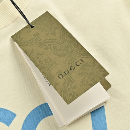 Gucci Cherub Graphic T-shirt - Red Unisex Streetwear Limited Edition - <span>This Gucci t-shirt features a playful graphic design with the Gucci logo and small cherubs
