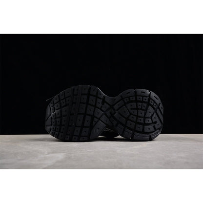 BALENCIAGA 3 - L Mule - White - Black Unisex Streetwear Limited Edition - Introducing the BALENCIAGA 3XL Mule x Black White, a striking blend of contemporary style and
