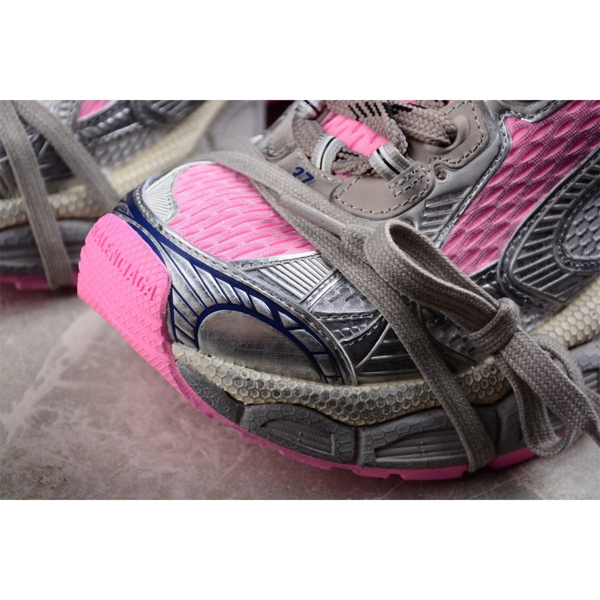BALENCIAGA 3 - L Mule - Grey - Pink Unisex Streetwear Limited Edition - Introducing the BALENCIAGA 3XL Mule x Grey Pink, a perfect blend of luxury and modern