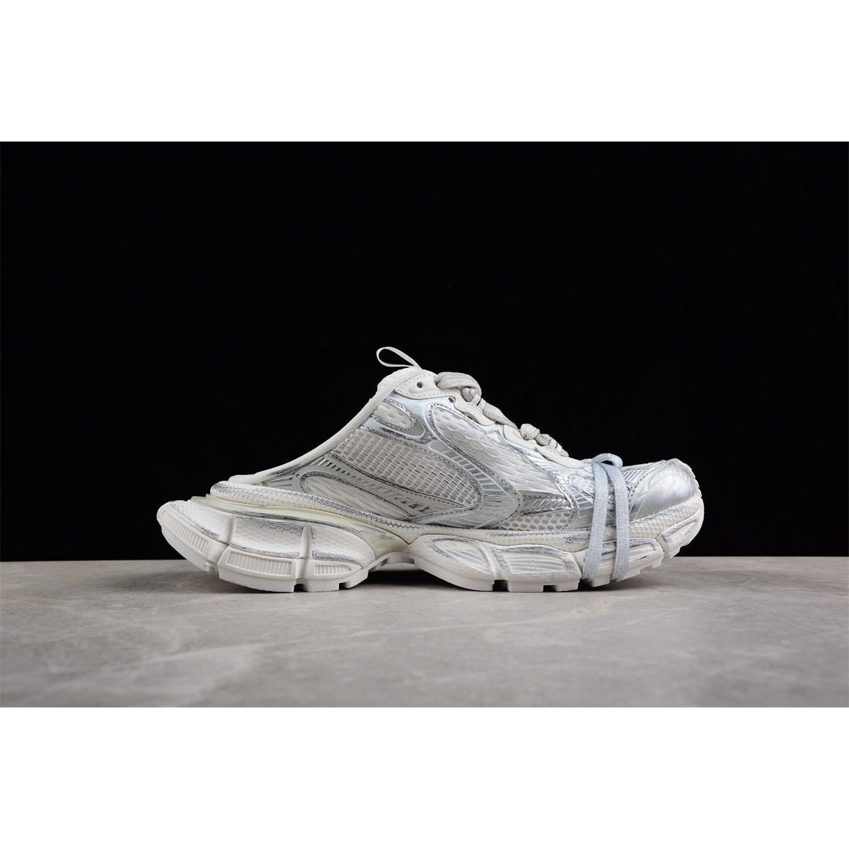 BALENCIAGA 3 - L Mule - Eggshell - White Unisex Streetwear Limited Edition - Introducing the BALENCIAGA 3XL Mule x White Eggshell, a refined blend of elegance and comfort.
