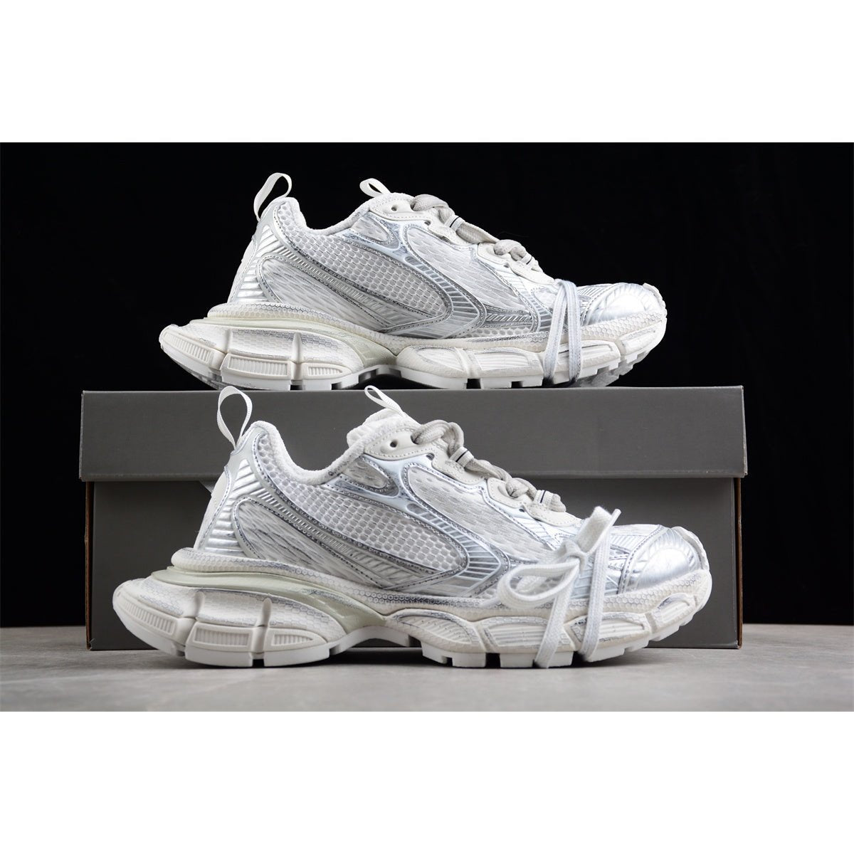 BALENCIAGA 3 - L - All Sneakers - White Unisex Streetwear Limited Edition - Introducing the BALENCIAGA 3XL x All White, a striking blend of avant-garde design and supreme