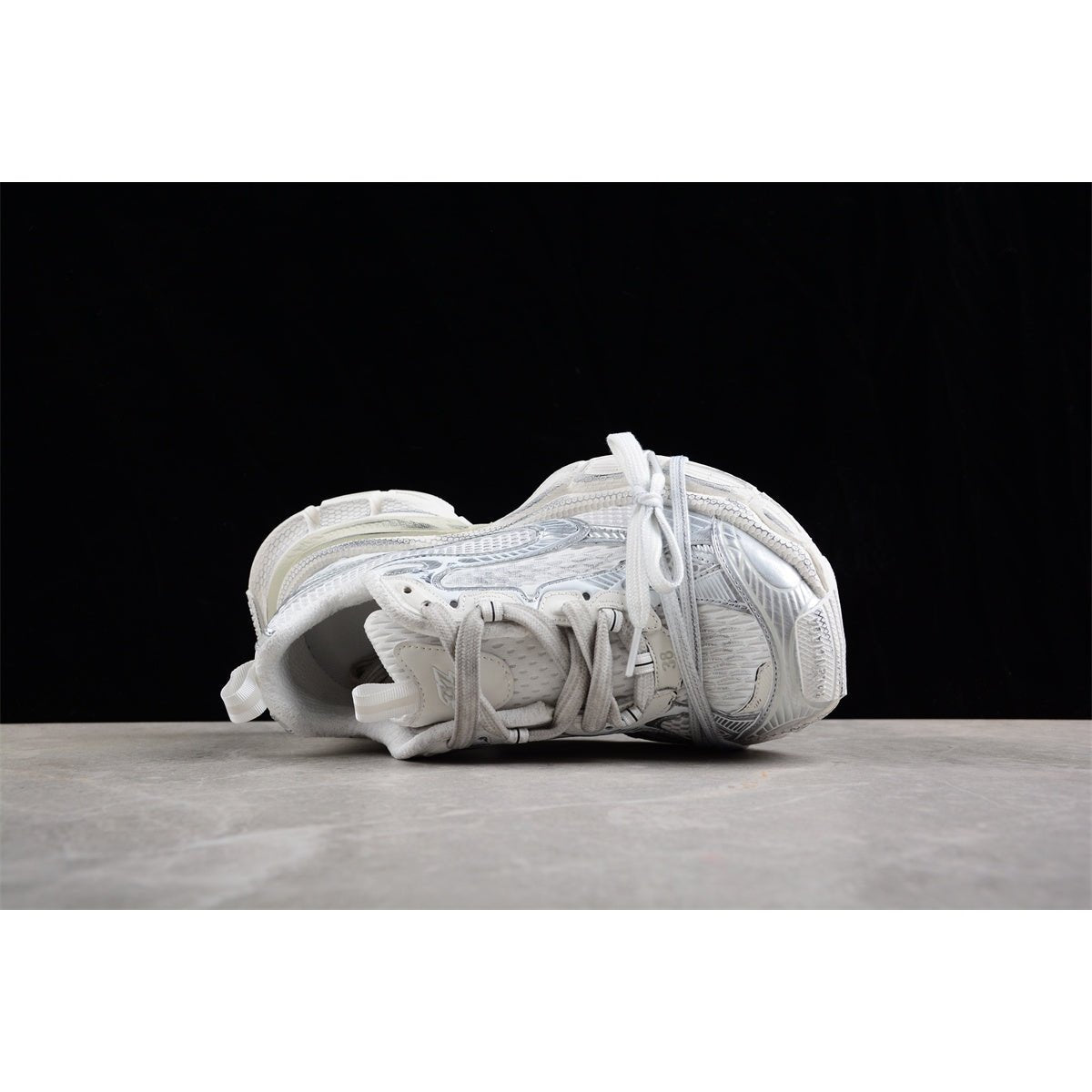 BALENCIAGA 3 - L - All Sneakers - White Unisex Streetwear Limited Edition - Introducing the BALENCIAGA 3XL x All White, a striking blend of avant-garde design and supreme