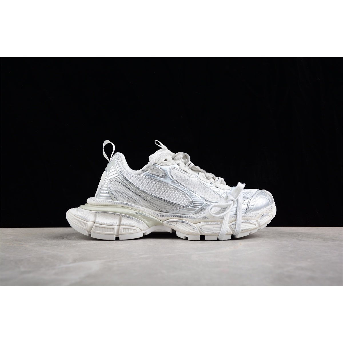 BALENCIAGA 3 - L - All Sneakers - White Unisex Streetwear Limited Edition - Introducing the BALENCIAGA 3XL x All White, a striking blend of avant-garde design and supreme