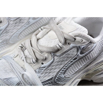 BALENCIAGA 3 - L - All Sneakers - White Unisex Streetwear Limited Edition - Introducing the BALENCIAGA 3XL x All White, a striking blend of avant-garde design and supreme