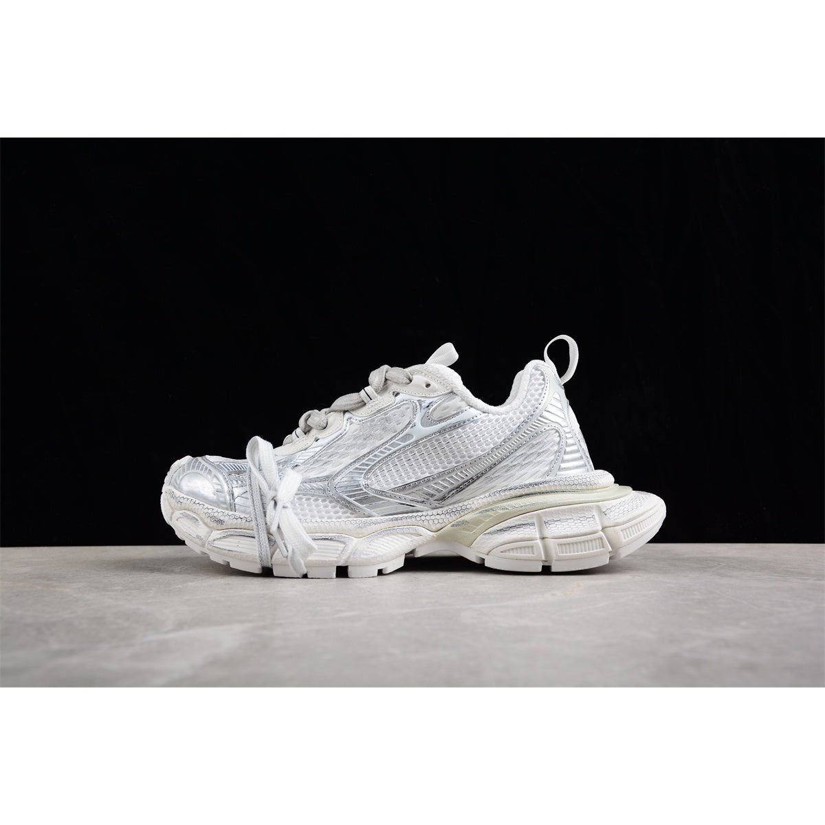 BALENCIAGA 3 - L - All Sneakers - White Unisex Streetwear Limited Edition - Introducing the BALENCIAGA 3XL x All White, a striking blend of avant-garde design and supreme